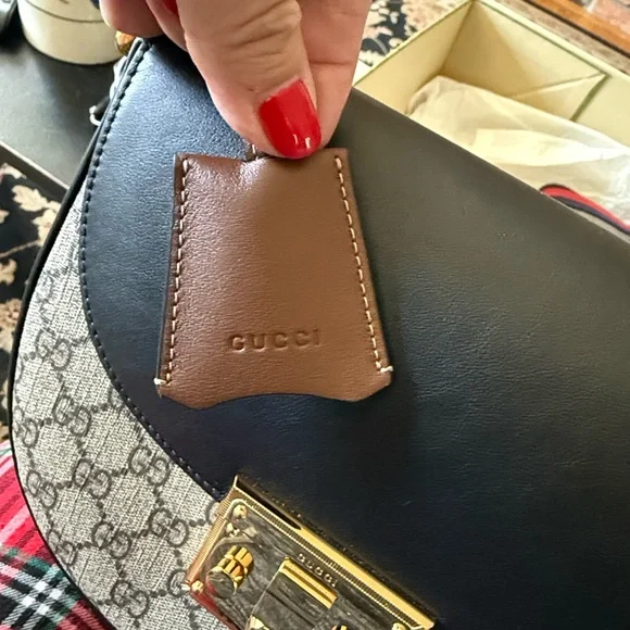 Authentic Gucci Supreme Padlock Crossbody Bag NWOT Reasonable offers welcome - Picture 6 of 14